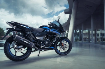 Pulsar 220F Banner Image